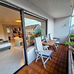 Geraeumige Mit 4 Betten Und Balkon 아파트 *