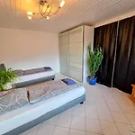 Geraeumige Mit 4 Betten Und Balkon * 보덴하임
