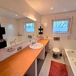 Geraeumige Mit 4 Betten Und Balkon *