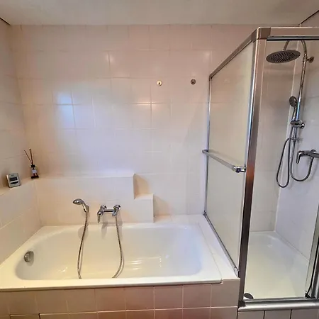 Lejlighed Geraeumige Mit 4 Betten Und Balkon Bodenheim