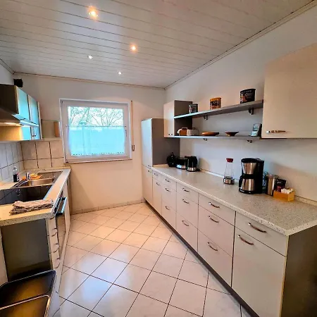 Geraeumige Mit 4 Betten Und Balkon Appartement Bodenheim