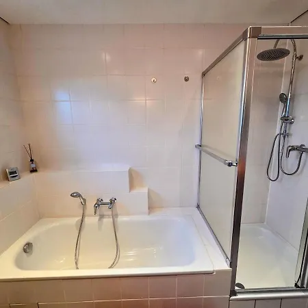 Geraeumige Mit 4 Betten Und Balkon * Bodenheim