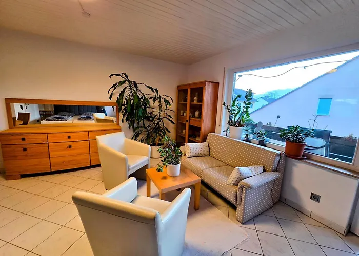 Apartment Geräumige Mit 4 Betten Und Balkon *