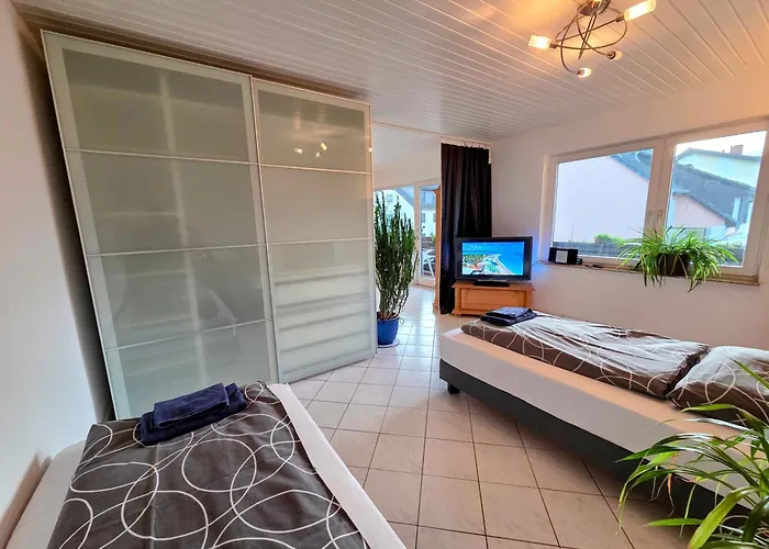 Apartment Geräumige Mit 4 Betten Und Balkon *