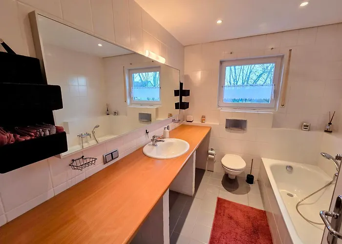 Apartment Geräumige Mit 4 Betten Und Balkon *