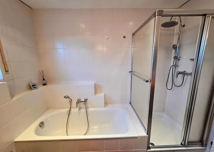 Apartment Geräumige Mit 4 Betten Und Balkon Bodenheim