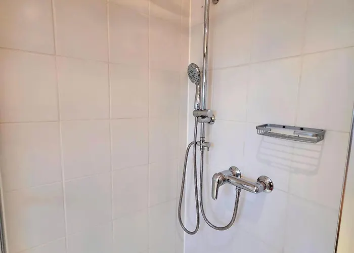 Geräumige Mit 4 Betten Und Balkon * Bodenheim