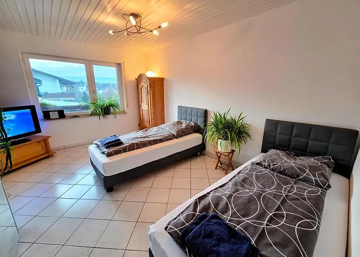 Geraeumige Mit 4 Betten Und Balkon Bodenheim