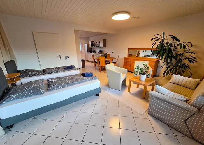 Geraeumige Mit 4 Betten Und Balkon *