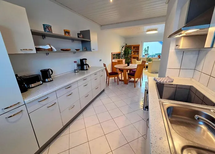 Apartamento Geraeumige Mit 4 Betten Und Balkon