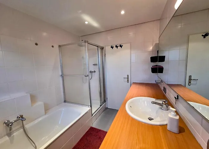 Geräumige Mit 4 Betten Und Balkon Apartment