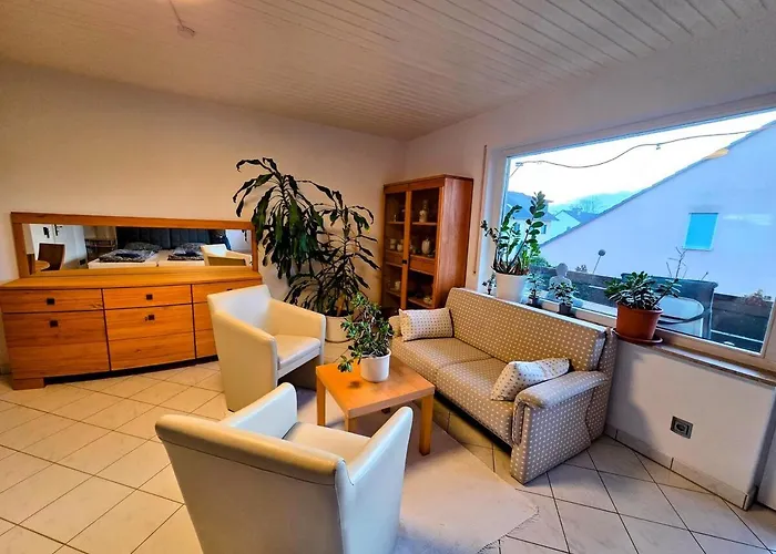 Geraeumige Mit 4 Betten Und Balkon Bodenheim